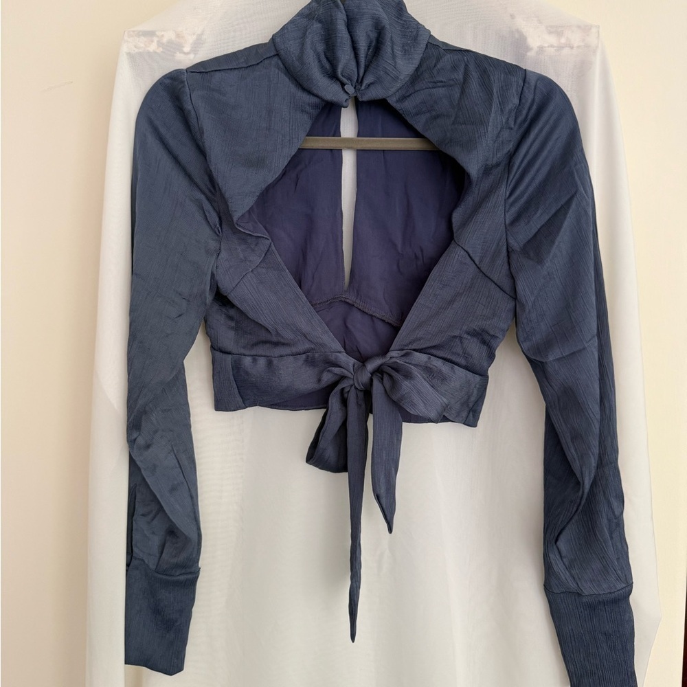 Loved Blue Life Dusty Blue Keyhole Neely Blouse Size Small - Picture 7 of 7